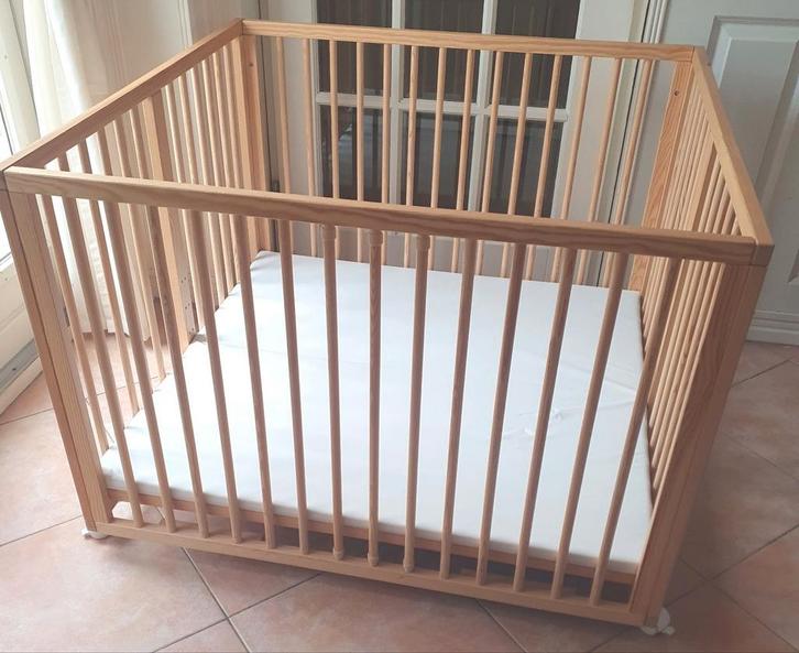 Babybox in hoogte verstelbaar, Kinderen en Baby's, Boxen, Zo goed als nieuw, Rechthoekig, In hoogte verstelbaar, Wieltjes, Ophalen