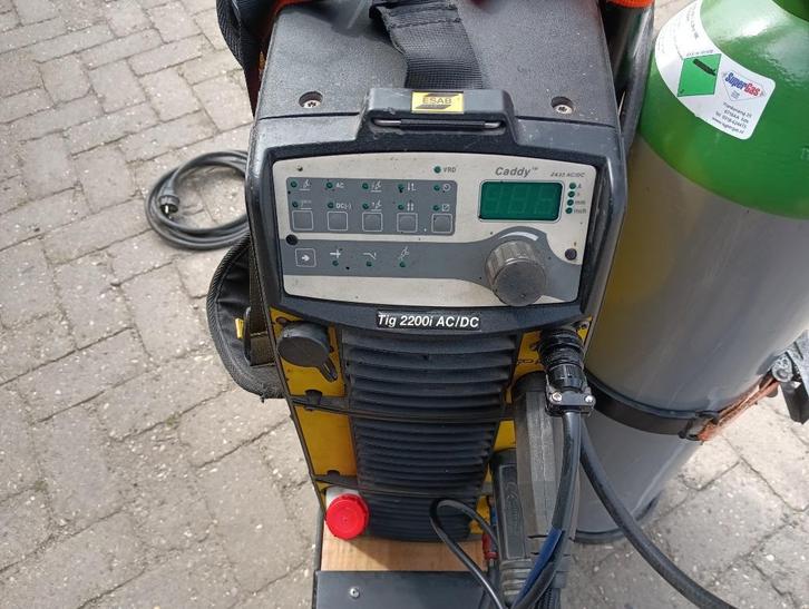 AC/DC Lasapparaat Esab Caddy tig 2200i AC/DC, Doe-het-zelf en Verbouw, Gereedschap | Lasapparaten, Gebruikt, Tig, 150 tot 250 ampère