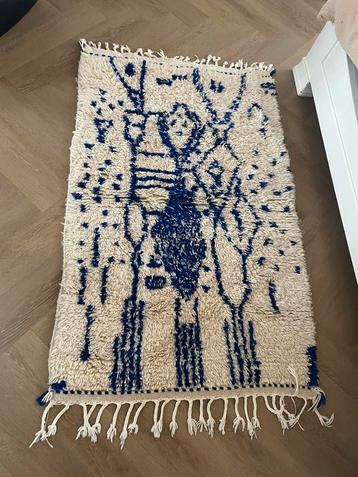 Handgeknoopt Marrokkans kleed, Berber wit met blauw beschikbaar voor biedingen