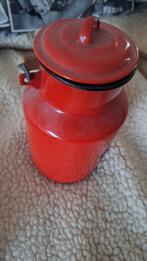 Emaille melkbus met deksel, Ophalen