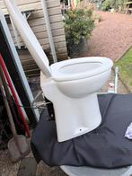 Sanibroyeur met nieuwe wc bril mis klemmetje., Doe-het-zelf en Verbouw, Sanitair, Ophalen of Verzenden, Gebruikt, Steen, Toilet