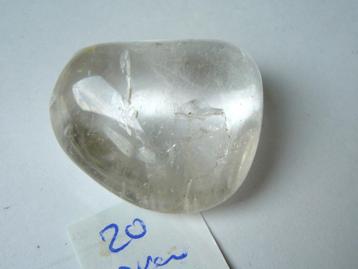 bergkristal grote trommelsteen edelsteen mineraal kristal beschikbaar voor biedingen