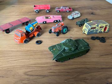 Echte oude Dinky Toys ! beschikbaar voor biedingen