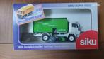 Siku 2824 Veegmachine groen-wit, Hobby en Vrije tijd, Ophalen of Verzenden, Zo goed als nieuw, Bus of Vrachtwagen, SIKU