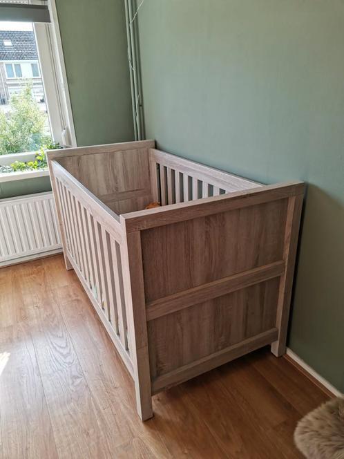 Doorgroei baby-, kinderkamer TWF incl. matras en beddengoed, Kinderen en Baby's, Kinderkamer | Complete kinderkamers, Zo goed als nieuw