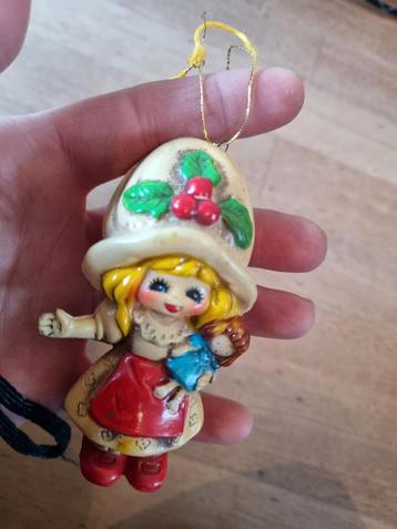 Vintage Meisje met Pop Kerst Ornament jaren 70 beschikbaar voor biedingen