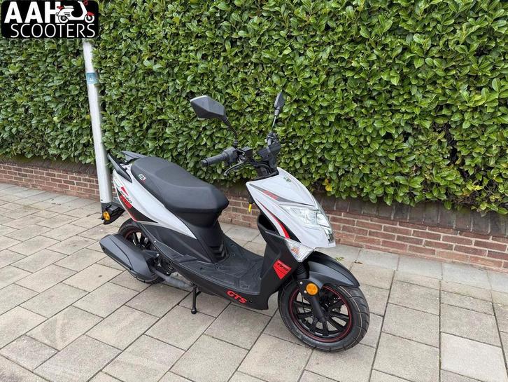 ACTIE! Nieuwe GTS Enzo brom of snor in diverse kleuren, Fietsen en Brommers, Scooters | Overige merken