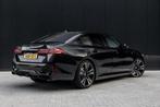 BMW 5-serie 550e xDrive | M-Pakket | Comfortstoelen + Memory, Auto's, BMW, Automaat, Stof, Gebruikt, 2000 kg