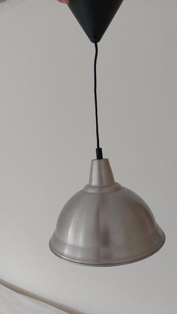 Metalen hanglamp in goede staat beschikbaar voor biedingen
