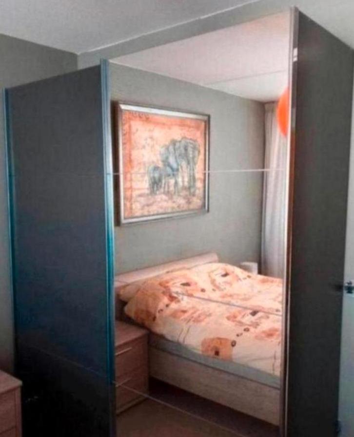 Goossens 1.5j oud grijze spiegelkledingkast182/210/62GELDROP, Huis en Inrichting, Kasten | Kledingkasten, Zo goed als nieuw, 200 cm of meer