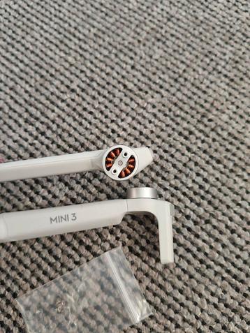 DJI Mini 3 Arm + Motor - Onderdeel beschikbaar voor biedingen