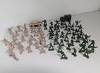 68 stuks plastic soldaatjes, 4,5 cm. groot en 2 voertuigen., Ophalen of Verzenden, Gebruikt