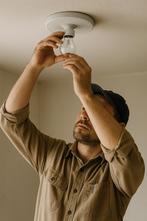 Kleine klussen in en om het huis – Amsterdam - klusjesman, Diensten en Vakmensen, Klussers en Klusbedrijven, 24-uursservice