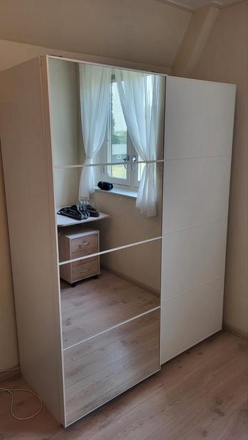 Witte Pax kledingkast met spiegeldeur IKEA - afbeelding 1