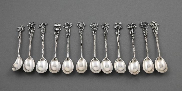 12 zilveren bloemenlepels, 3 makers (o.a. H.H. en ZZ), Antiek en Kunst, Antiek | Bestek, Verzenden
