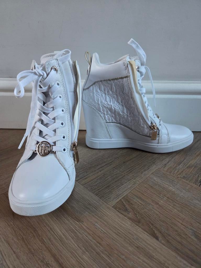 Tommy Hilfiger Wedge Sneakers Maat 36, Kleding | Dames, Tommy Hilfiger, Ophalen of Verzenden, Zo goed als nieuw, Sneakers of Gympen