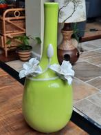 Groene vintage vaas met bloemen, Ophalen of Verzenden