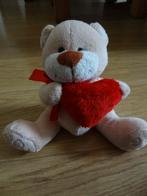 NIEUW! Knuffel Beer Met Hart, Ophalen of Verzenden, Nieuw, Beer