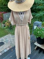 Nieuwe beige jurk maat 40 l met kant aan hals, Ophalen, Beige, Maat 42/44 (L), Nieuw