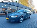 Volvo V70 1.6 T4 Momentum Dealer onderhouden Leer Xenon Navi, Auto's, Zwart, 4 cilinders, Zilver of Grijs, 83 €/maand