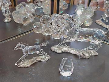 Swarovski kristal paard Esperanza en veulen compleet in doos beschikbaar voor biedingen