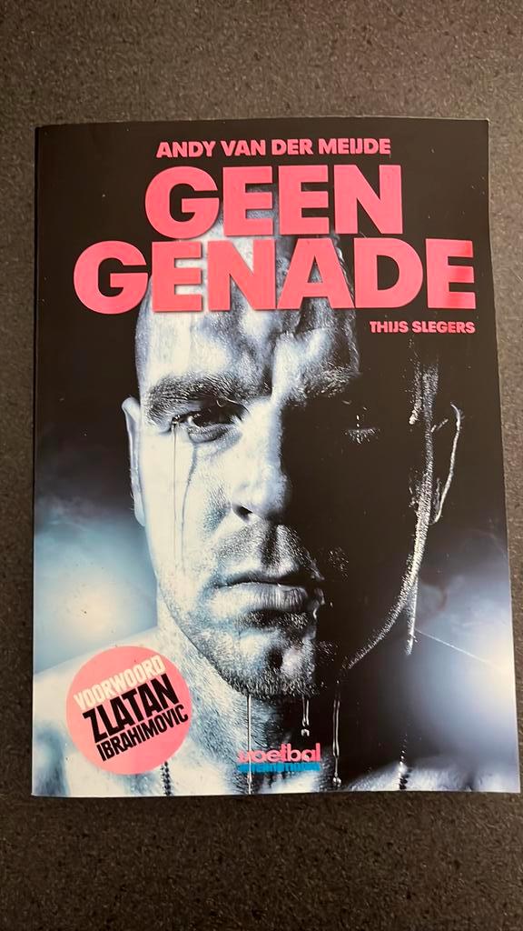 Thijs Slegers - Geen genade, Boeken, Sportboeken, Zo goed als nieuw, Balsport, Ophalen of Verzenden