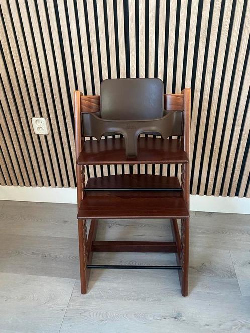 Stokke Tripp Trapp Stoel Walnut Brown Nieuw Model + Babyset, Kinderen en Baby's, Kinderstoelen, Gebruikt, Meegroeistoel, Ophalen