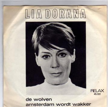 Lia Dorana- De Wolven beschikbaar voor biedingen