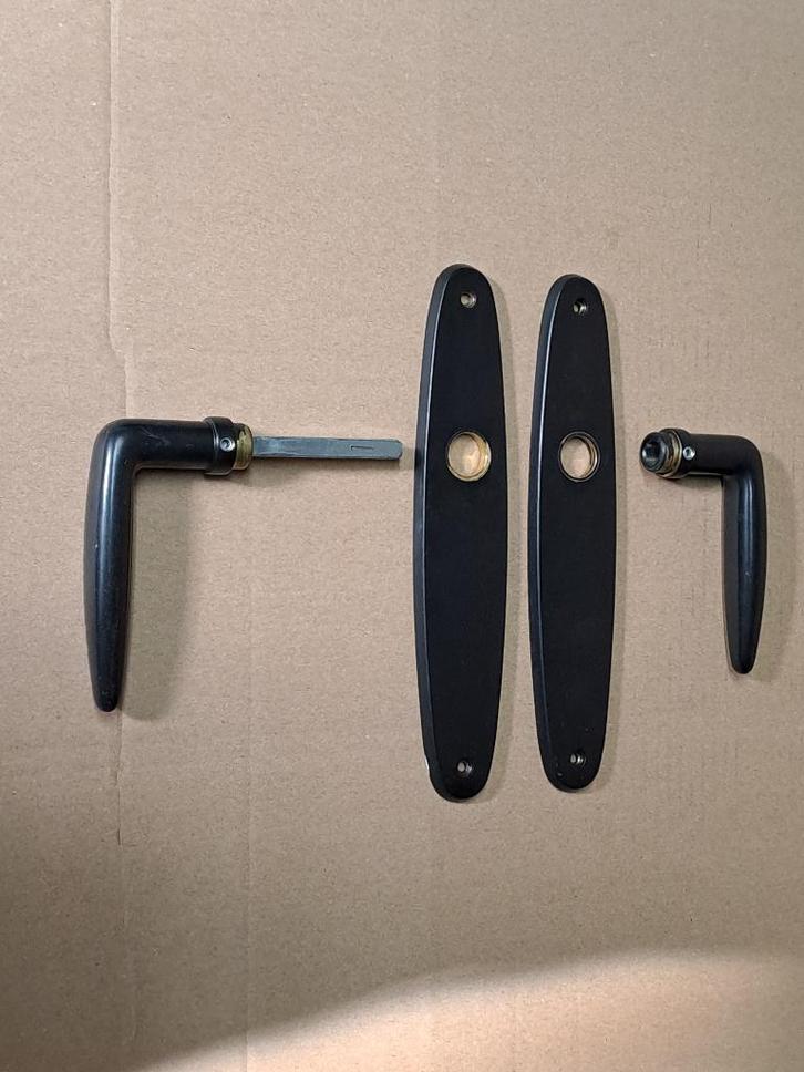 Te koop Krukstel Deurkrukken set Zwart, Doe-het-zelf en Verbouw, Hang- en Sluitwerk, Zo goed als nieuw, Klink of Kruk, IJzer, Verzenden