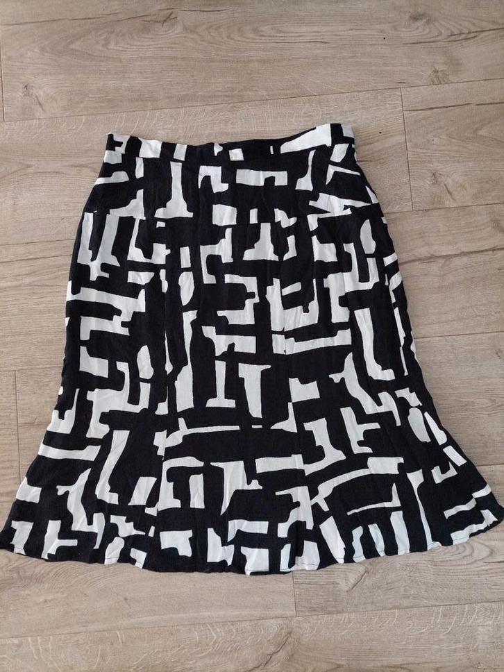 Rok onderdekniel.67cm Micha 36 zwart/wit viscose 2xGedragen, Kleding | Dames, Rokken, Zo goed als nieuw, Maat 36 (S), Zwart, Onder de knie