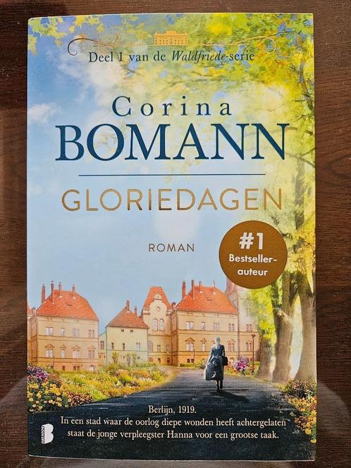 Corina Bomann - Gloriedagen (572 pagina's!), Boeken, Romans, Zo goed als nieuw, Nederland, Ophalen of Verzenden