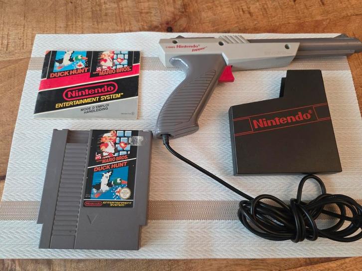 Nintendo NES Duck Hunt met Zapper, Spelcomputers en Games, Games | Nintendo NES, Gebruikt, Shooter, 2 spelers, Vanaf 7 jaar, Eén computer