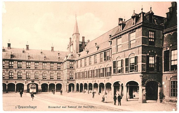 970498	s-Gravenhage        	Binnenhof	Tram	Niet Gelopen, Verzamelen, Ansichtkaarten | Nederland, Ongelopen, Zuid-Holland, Ophalen of Verzenden