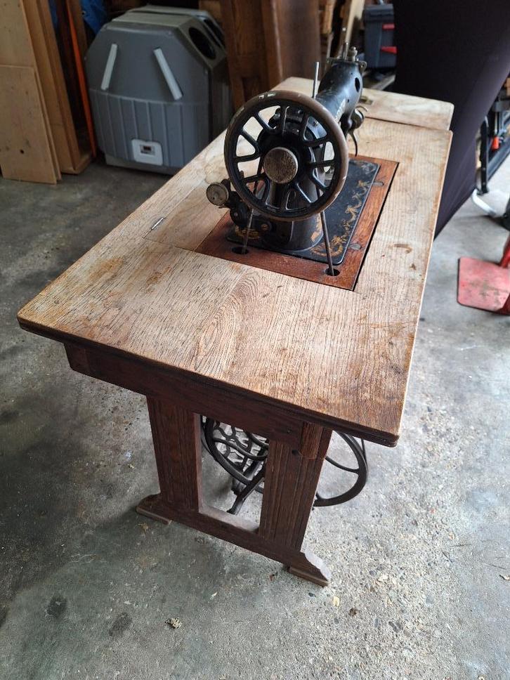 antieke naaimachine, Antiek en Kunst, Antiek | Naaimachines, Ophalen