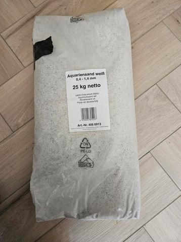 25 kilo licht aquariumzand beschikbaar voor biedingen