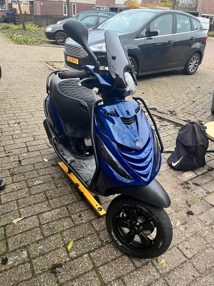 Piaggio zip 4t 2v 80cc, Fietsen en Brommers, Scooters | Piaggio, Gebruikt, Zip, Maximaal 25 km/u, Benzine, Ophalen of Verzenden
