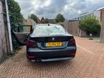 BMW 5-Serie 2.5 I 525 AUT 2003 Zwart, Auto's, Automaat, Achterwielaandrijving, 2000 kg, Zwart