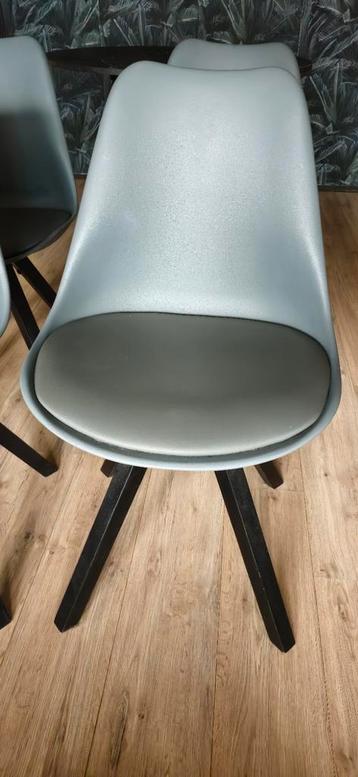 Grijze Kuipstoelen - Set van 4 beschikbaar voor biedingen