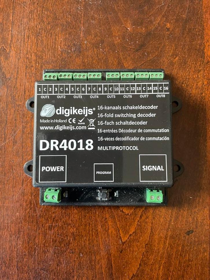 DR 4018 16 kanaals schakeldecoder, Hobby en Vrije tijd, Modeltreinen | H0, Zo goed als nieuw, Gelijkstroom, Overige merken, Ophalen of Verzenden