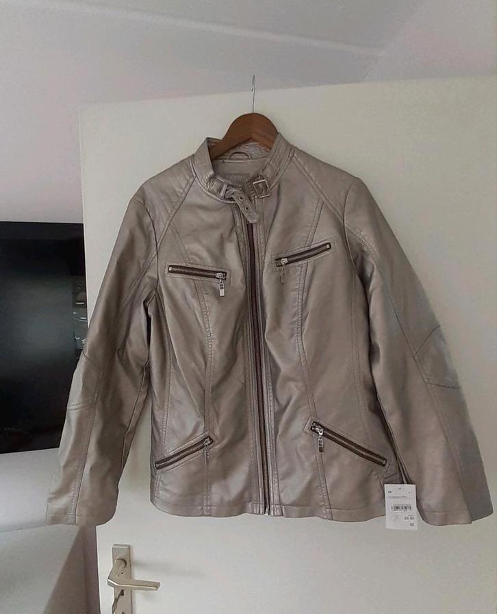 Nieuw, leuke C&A dames jas, C&A jas maat 48, Kleding | Dames, Jassen | Winter, Nieuw, Maat 46/48 (XL) of groter, Ophalen of Verzenden