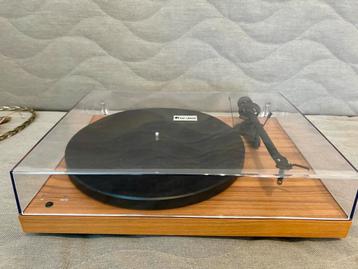 Pro-ject Debut platenspeler beschikbaar voor biedingen