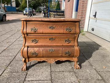 Antieke , buikkast met 3 Lade antiek lade kast beschikbaar voor biedingen