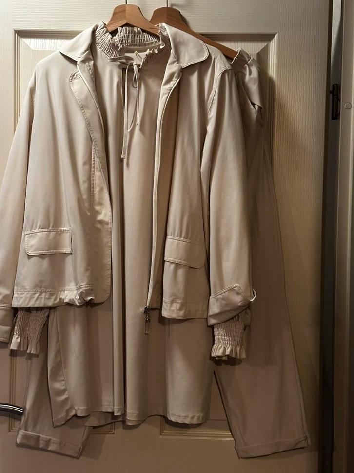 Plusbasics  3-delig  set mt 44 kleur Kit, Kleding | Dames, Overige Dameskleding, Zo goed als nieuw, Ophalen of Verzenden