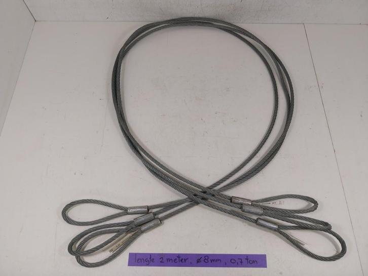 3 stk. Staalkabels 2 meter lang, 8mm. dik, 0,7 ton., Doe-het-zelf en Verbouw, Gereedschap | Handgereedschap, Zo goed als nieuw