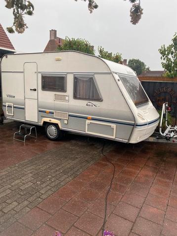 Onze gezellige en knusse lichtgewicht caravan is te huur !! beschikbaar voor biedingen