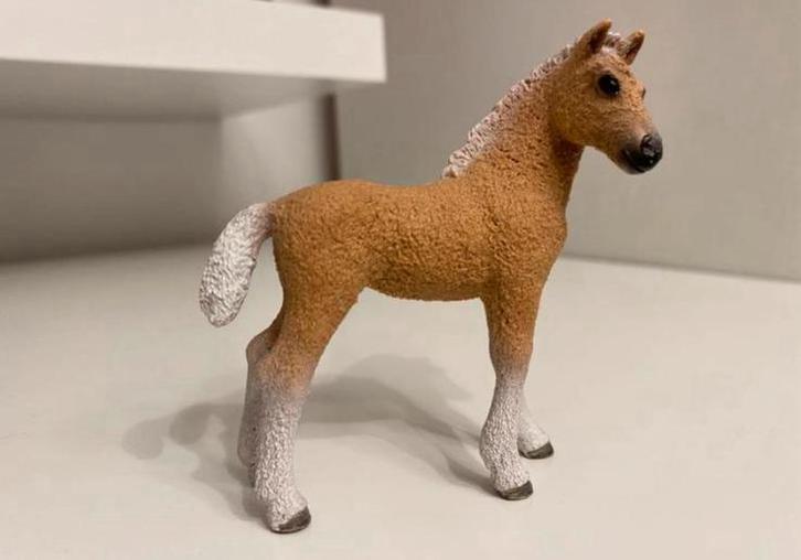 Schleich Bashkir Curly Veulen ~ 13781, Verzamelen, Dierenverzamelingen, Zo goed als nieuw, Beeldje of Figuurtje, Paard, Ophalen of Verzenden