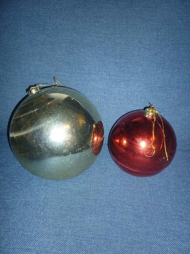2 grote kerstballen / kerstbal  goud & rood, Diversen, Kerst, Gebruikt, Ophalen of Verzenden