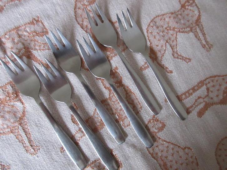 Gero Zilmeta 515 RUMBA 6 Taartvorkjes voor € 5,90, Huis en Inrichting, Keuken | Bestek, Gebruikt, Rvs of Chroom, Vaatwasserbestendig