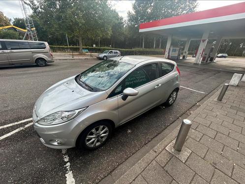 Ford Fiësta 1.25 Ghia NIEUWE APK, DISTRIBUTIERIEM, GR. BEURT, Auto's, Ford, Particulier, Fiësta, Airbags, Airconditioning, Centrale vergrendeling