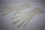 Oude gehaakte crème kleurige handschoenen, Antiek en Kunst, Ophalen of Verzenden, Dames